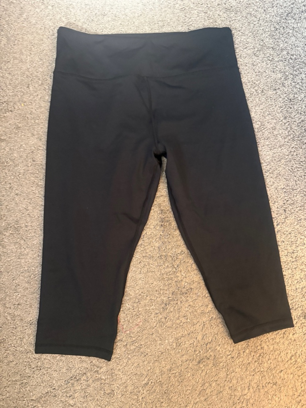 ZYIA Black Capri Leggings. 14-16. NWOT